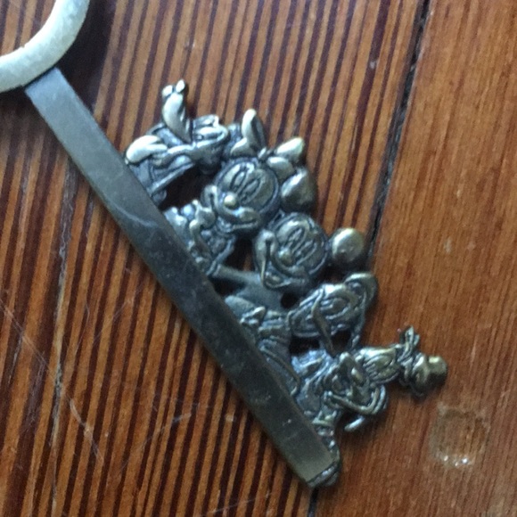 Disney brass key chain - Picture 4 of 6